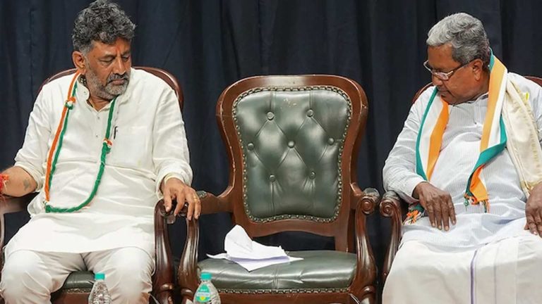 Karnataka Congress: పెద్ద ప్లానే.. డీకే శివకుమార్‌‌కు చెక్ పెట్టేందుకు సిద్ధరామయ్య వ్యూహం..