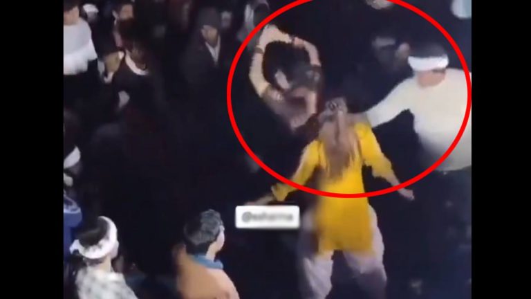 Wedding video: పెళ్లి వేడుకలో వరుడి మామ పాడుబుద్ధి.. అందరూ చూస్తుండగా డ్యాన్సర్‌ను ఏం చేశాడంటే..!