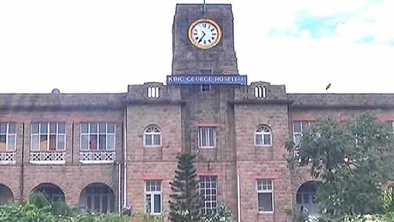 Fire Breaks Out at Vizag KGH : విశాఖ కేజీహెచ్‌లో అగ్ని ప్రమాదం.. పరుగులు తీసిన పేషెంట్లు..!