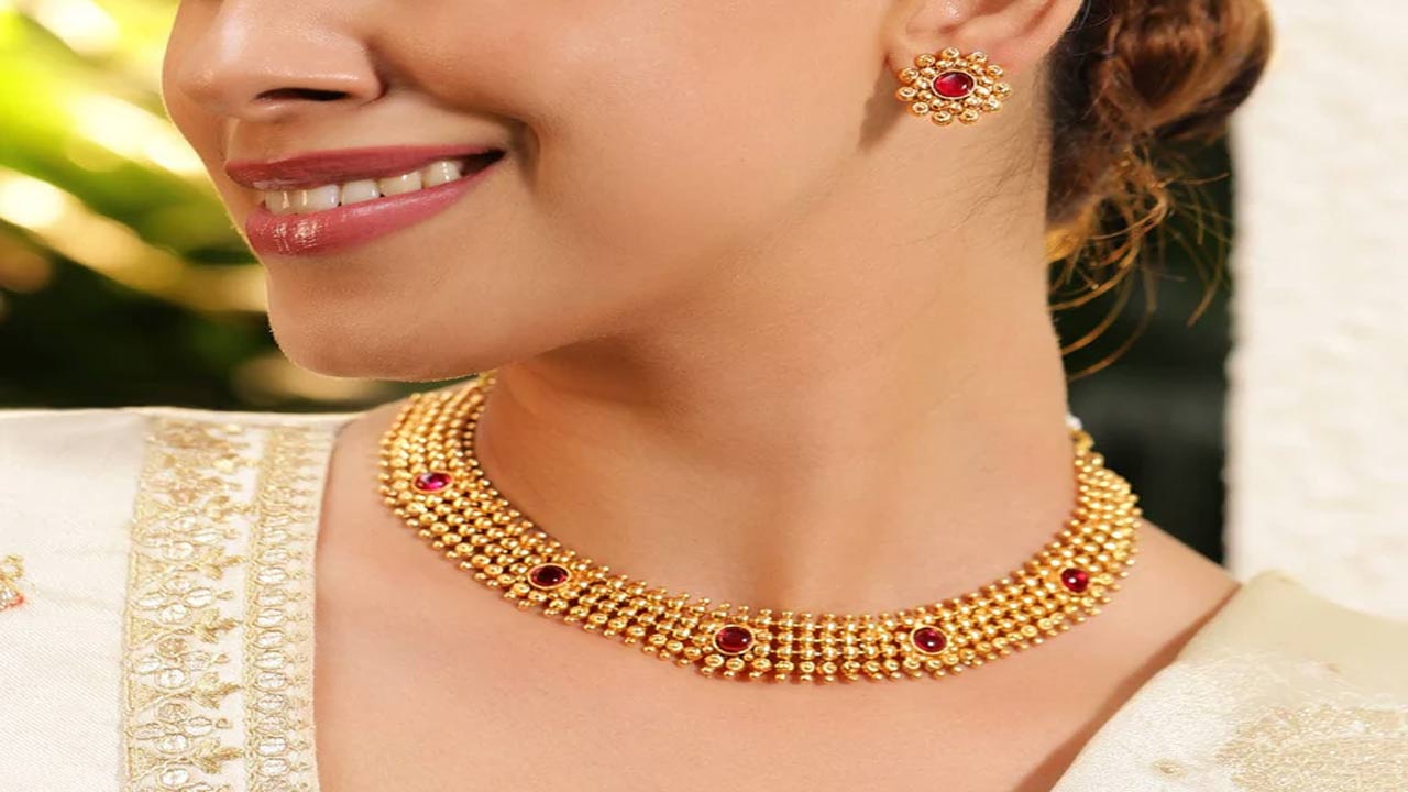 Gold Rates: గోల్డ్ లవర్స్‌కు బిగ్ షాక్.. భారీగా పెరిగిన బంగారం ధరలు