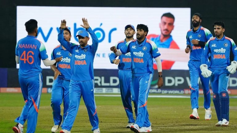 IND vs PAK: టోర్నీలో తొలి పరాజయం.. పాక్ చేతిలో టీమిండియా ఓటమి..!