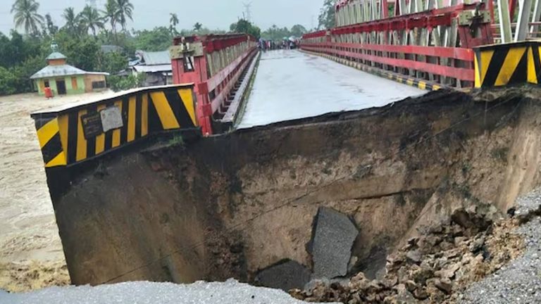 Earthquake: ఇండోనేషియాను వణికించిన భారీ భూకంపం