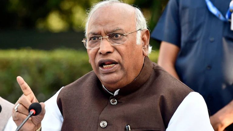 Mallikarjun Kharge: మోడీ కారణంగా నా ర్యాలీ ఆలస్యమైంది.. ఖర్గే ఆరోపణలు