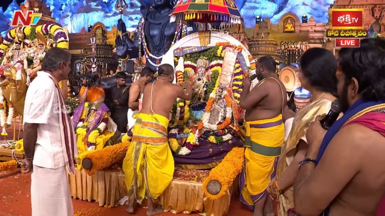 Koti Deepotsavam Day 12: నేత్ర పర్వంగా “వరంగల్ భద్రకాళీ కల్యాణోత్సవం”..