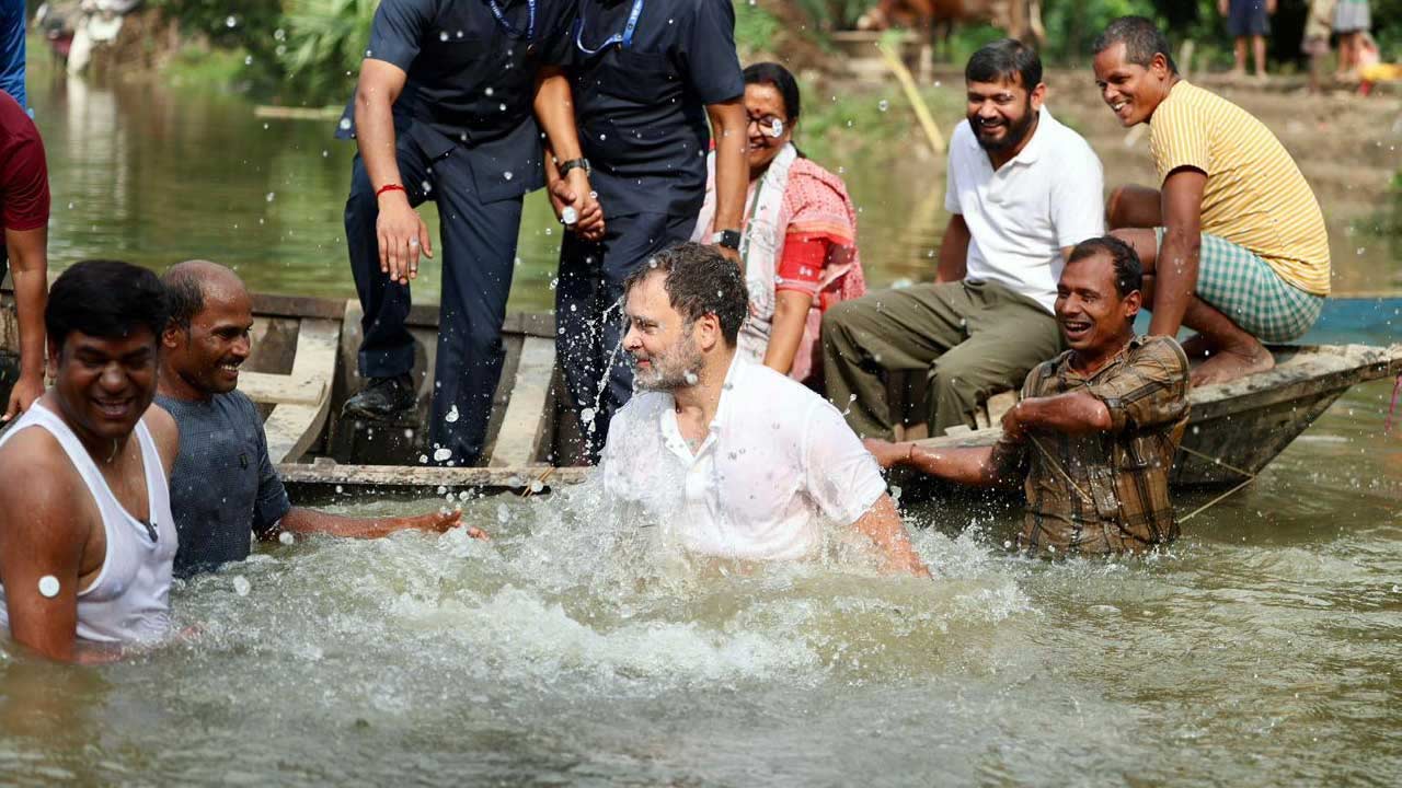 Rahul Gandhi: రాహుల్ గాంధీలో మాస్ యాంగిల్.. చేపలు పట్టిన కాంగ్రెస్ అగ్రనేత !