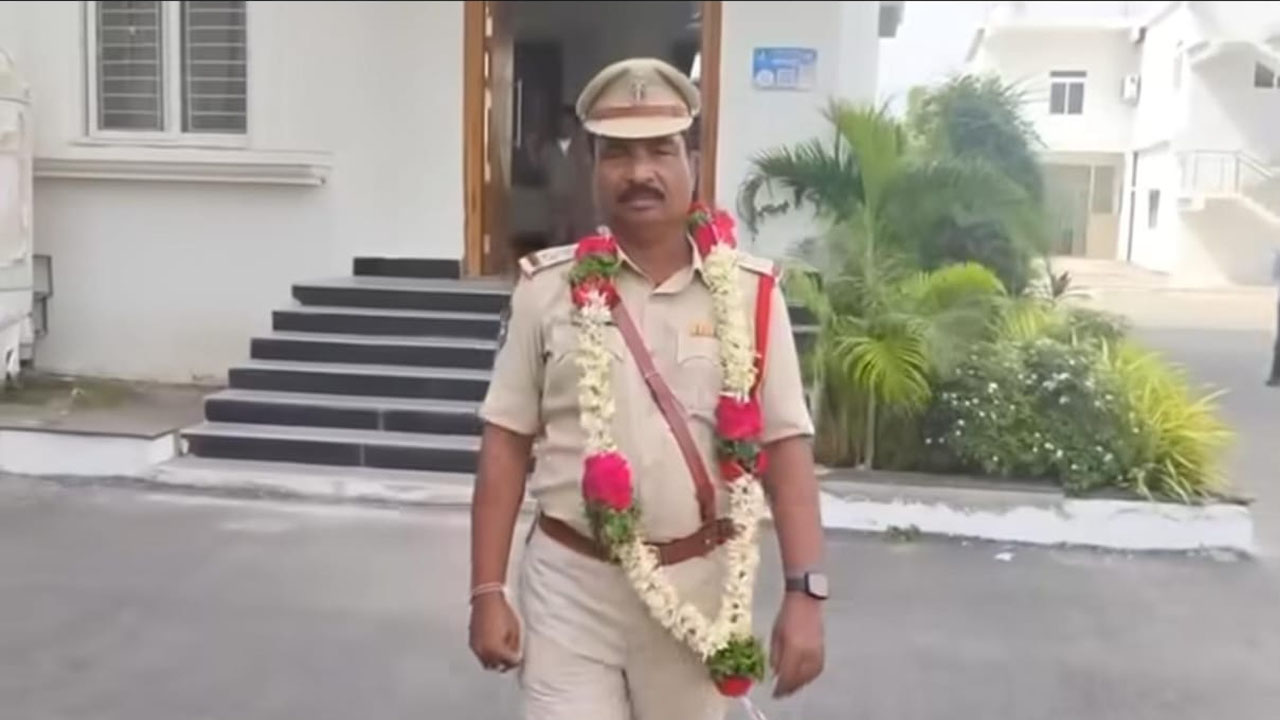 Suryapet: సర్పంచ్ ఎన్నికల్లో పోటీ కోసం ఉద్యోగానికి రాజీనామా చేసిన ఎస్సై..