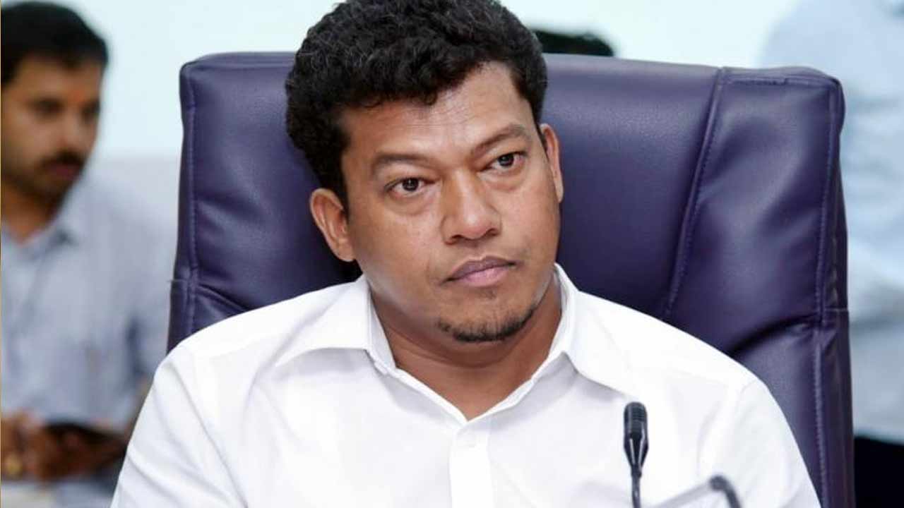 Seediri Appalaraju: సీదిరి అప్పలరాజును విడిచిపెట్టిన పోలీసులు.. మళ్లీ రావాలంటూ ఆదేశాలు!