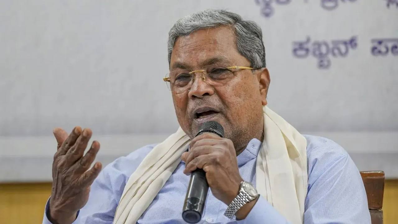 Siddaramaiah: సీఎం మార్పు గురించి హైకమాండ్ చెప్పిందా? మీడియాపై సిద్ధరామయ్య రుసరుసలు