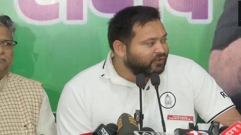 Tejashwi Yadav: గోడి మీడియాను నమ్మొద్దు.. సర్వేలపై తేజస్వి యాదవ్ ధ్వజం