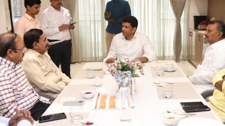 Amaravati Farmers Issues: త్రిసభ్య కమిటీ సమావేశం.. అమరావతి రైతుల సమస్యలపై కీలక చర్చ