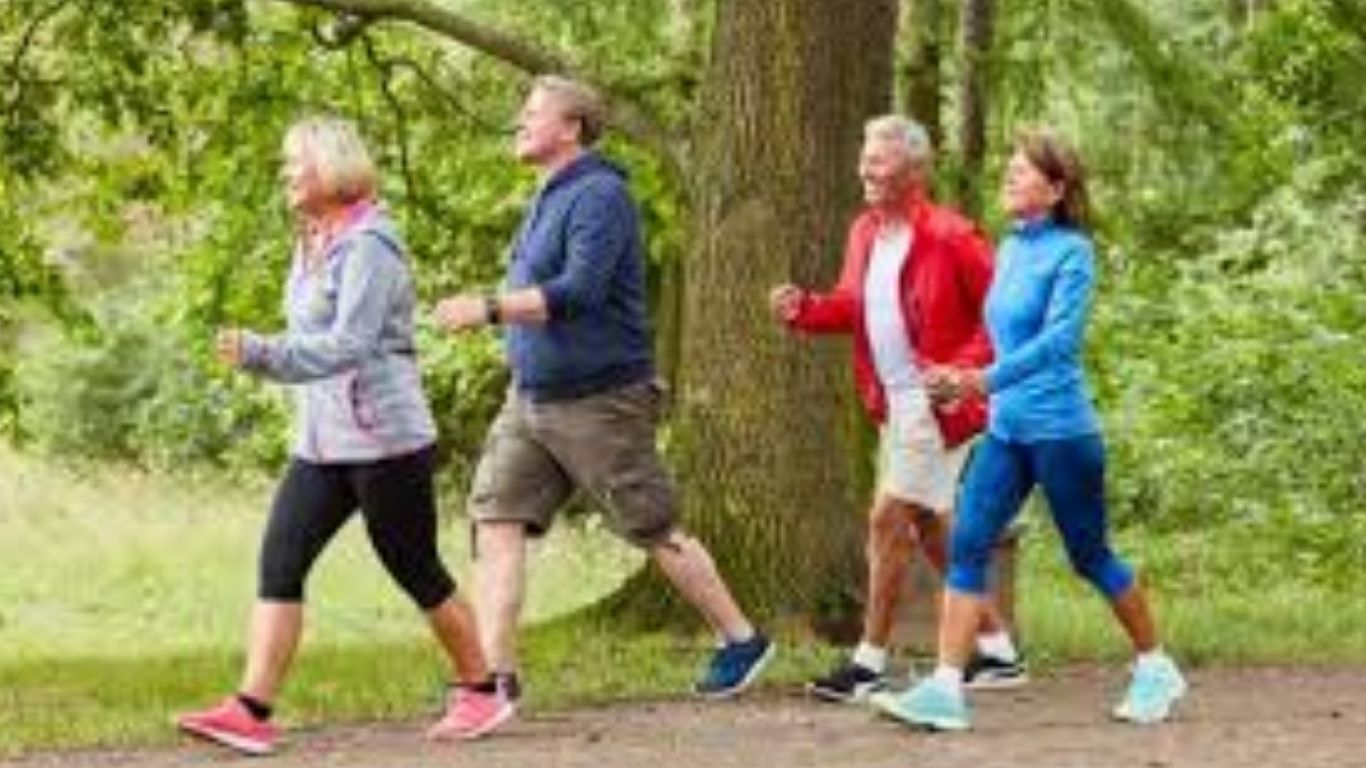 Walk After Meals: భోజనం చేసిన తర్వాత.. 10 నిమిషాలు నడవడం వల్ల ఏమవుతుందో తెలుసా..