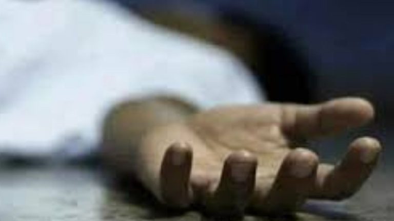 Suicide in OYO: బెట్టింగ్ బారిన పడిన యువకుడు.. ఓయోలో ఆత్మహత్య
