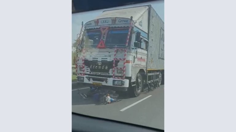 Adilabad: వీడు అసలు మనిషేనా.. బైక్ ను ఢీకొట్టి 3 కిలోమీటర్లు లాక్కెల్లిన కంటైనర్ డ్రైవర్