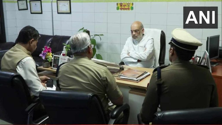 Delhi Car Blast : LNJP ఆస్పత్రికి అమిత్‌షా.. గాయపడినవారికి పరామర్శ..