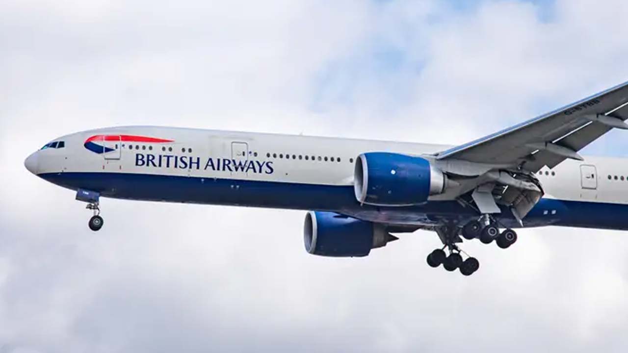 Bomb Threat: లండన్ నుంచి శంషాబాద్ ఎయిర్ పోర్టుకు వచ్చిన విమానానికి బాంబు బెదిరింపు..