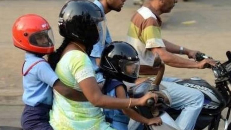 Karnataka High Court: ద్విచక్ర వాహనాలపై పిల్లలకు హెల్మెట్ తప్పనిసరి.. ప్రభుత్వానికి హైకోర్టు ఆదేశం