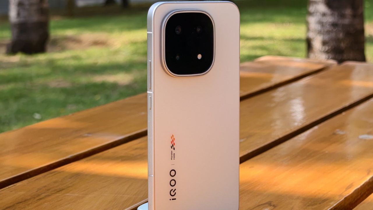 Iqoo 15 Pre Bookings