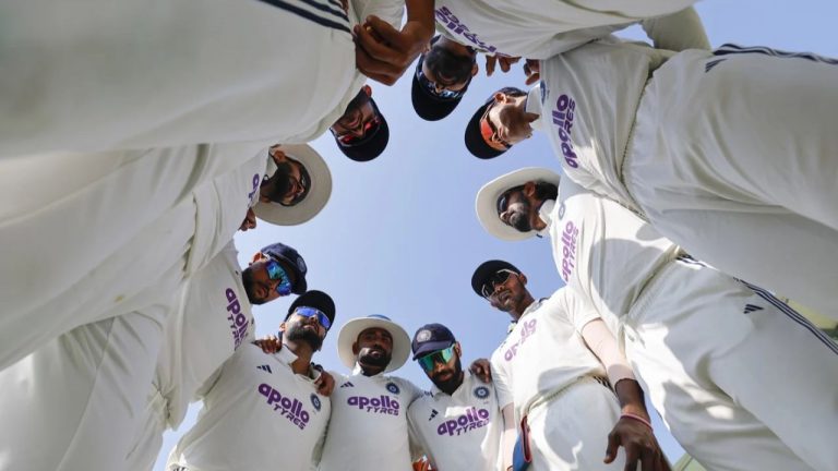 IND vs SA: టీమిండియా ముందర భారీ టార్గెట్.. వైట్ వాష్ తప్పదా..?