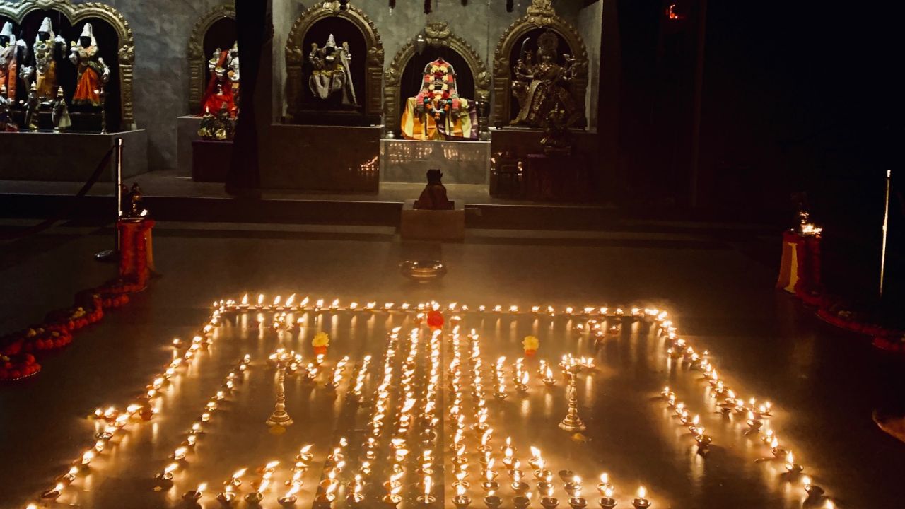 Kartik Purnima 2025: పవిత్రత, భక్తి, దీపాల వెలుగులతో 2025 కార్తీక పౌర్ణమి శుభాకాంక్షలు..