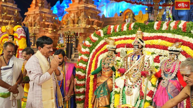 Koti Deepotsavam 2025 Day 11 : అంగరంగ వైభవంగా తిరుత్తణి శ్రీవల్లీ దేవసేన సమేత సుబ్రహ్మణ్య కల్యాణోత్సవం