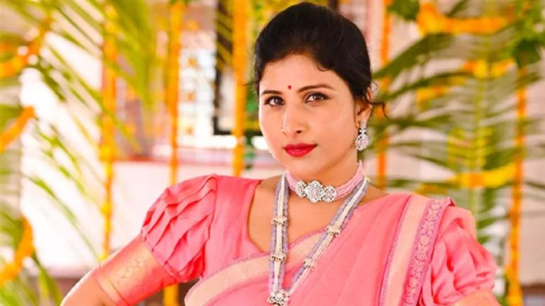 Mangli: నా ‘బాయిలోనే’ పాటను కించపరిచారు.. మంగ్లీ పోలీస్ కంప్లెయింట్..!