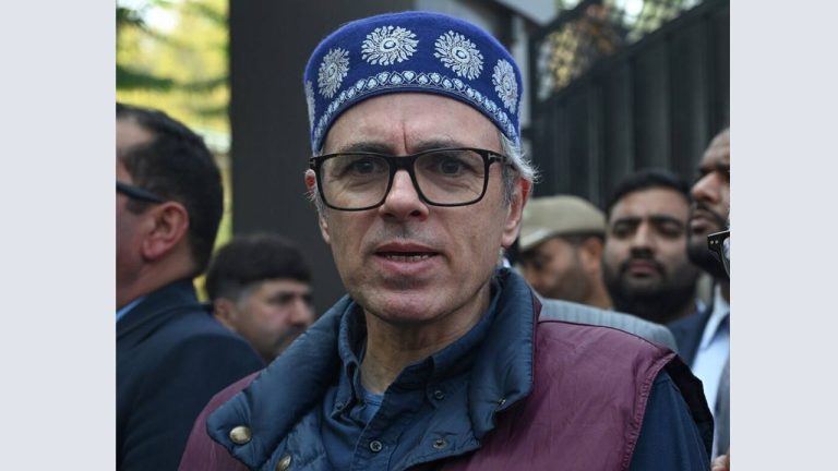 Omar Abdullah: ప్రతి కాశ్మీరీ ఉగ్రవాది కాదు.. ఢిల్లీ పేలుళ్లపై స్పందించిన సీఎం ఒమర్ అబ్దుల్లా