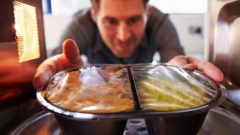 Plastic Plates Cancer: ప్లాస్టిక్ ప్లేట్‌లో భోజనం చేస్తున్నారా? అయితే డేంజర్‌లో ఉన్నట్లే!