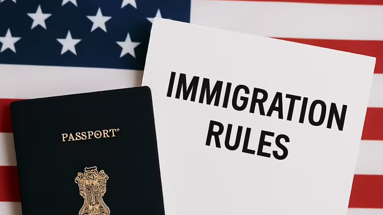 New Visa Rules: అమెరికా వెళ్లే వారికి ట్రంప్‌ మరో కొత్త రూల్.. దీర్ఘకాలిక వ్యాధులతో బాధపడేవారికి నో వీసా!