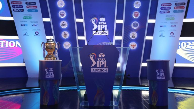 IPL 2026 Auction: ఐపీఎల్‌ 2026 వేలం నుంచి 1,005 మంది ప్లేయర్స్ ఔట్.. చివరి నిమిషంలో డికాక్‌ పేరు!