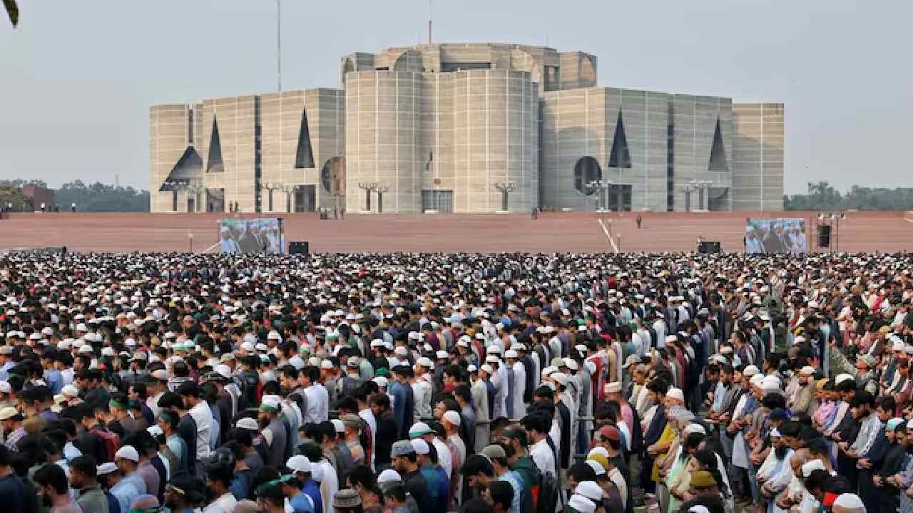 Bangladesh: బంగ్లా జాతీయ కవి పక్కనే రాడికల్ హాది అంత్యక్రియలు.. ఎందుకు ఇలా చేశారు?