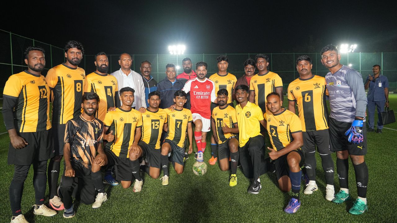 Lionel Messi: హైదరాబాద్‌లో మెస్సీ పర్యటన.. MCHRDలో సీఎం రేవంత్‌ రెడ్డి ఫుట్ బాల్ ప్రాక్టీస్‌తో సందడి..!