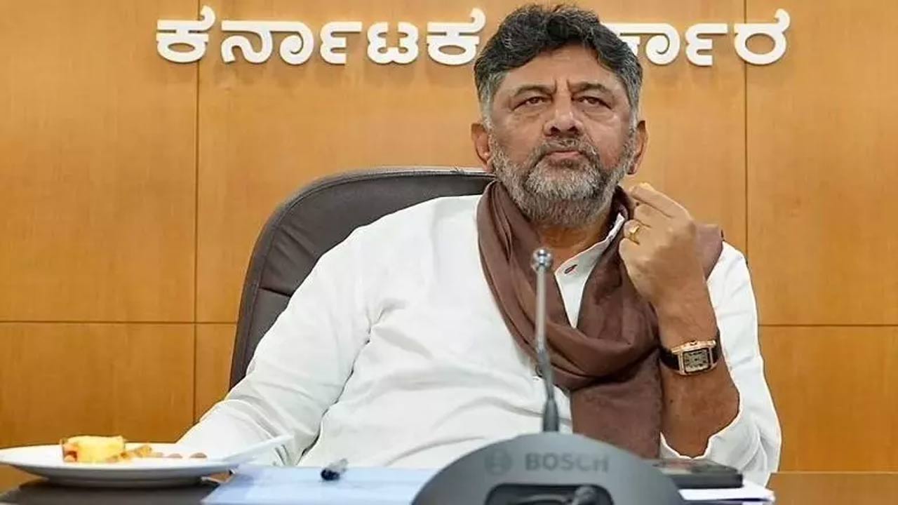 DK Shivakumar: ఎమ్మెల్యేలకు డీకే.శివకుమార్ విందు.. ఏం జరుగుతోంది!?
