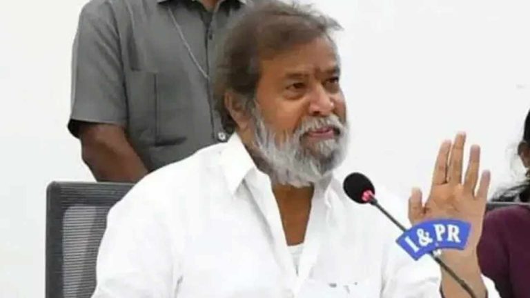 Minister Damodar Rajanarasimha: జర్నలిస్టులు, ప్రభుత్వ ఉద్యోగులకు గుడ్ న్యూస్.. ప్రభుత్వం కీలక నిర్ణయం