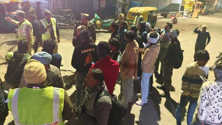 Delhi: న్యూఇయర్‌ ముందు భారీ ఆపరేషన్.. 285 మంది అరెస్ట్.. ఆయుధాలు స్వాధీనం