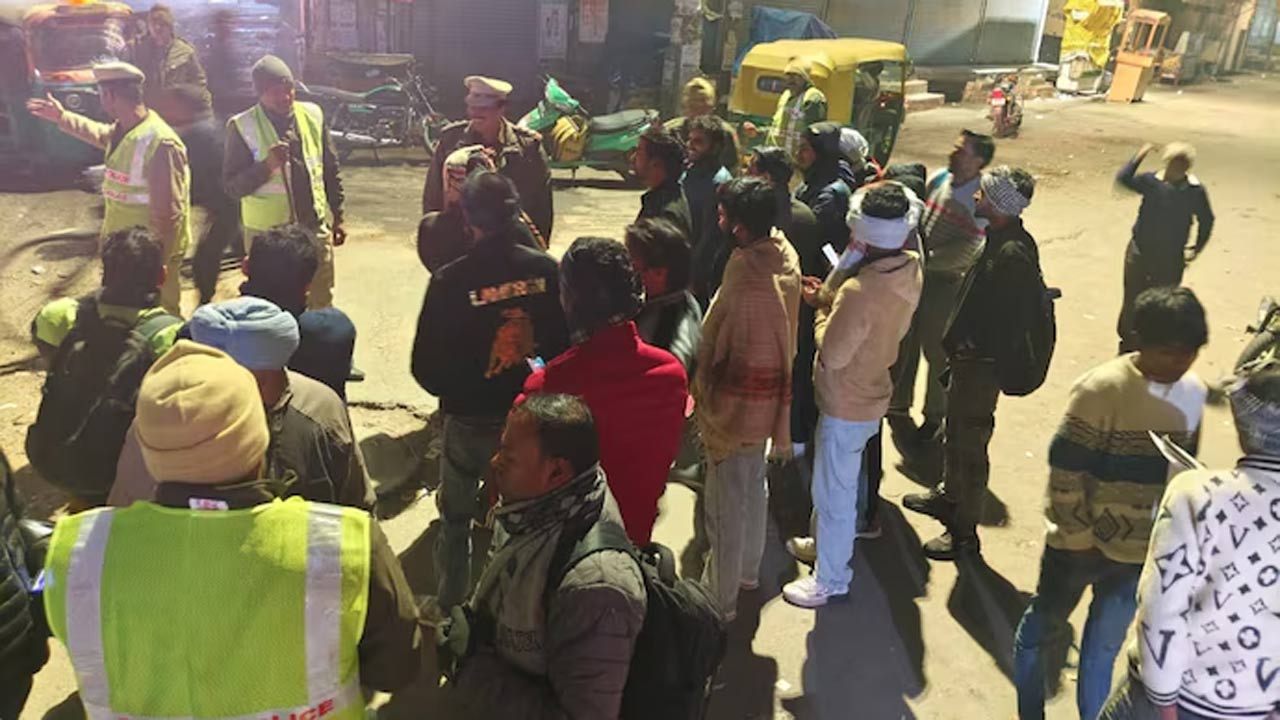 Delhi: న్యూఇయర్‌ ముందు భారీ ఆపరేషన్.. 285 మంది అరెస్ట్.. ఆయుధాలు స్వాధీనం