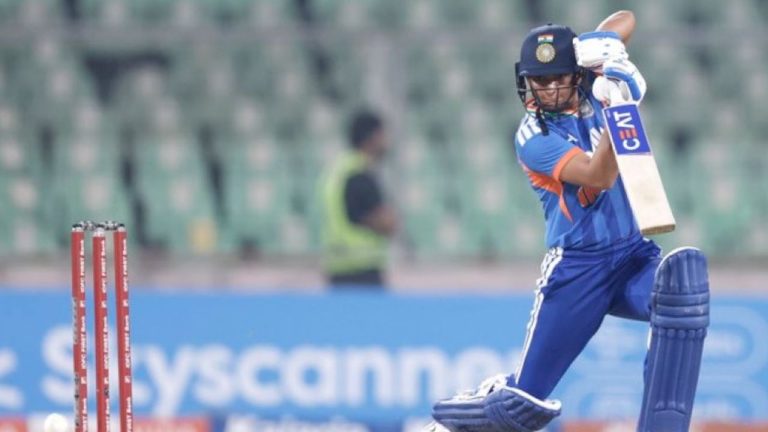 Harmanpreet Kaur Record: మాజీ దిగ్గజం రికార్డును సమం చేసిన హర్మన్‌ప్రీత్ కౌర్‌!