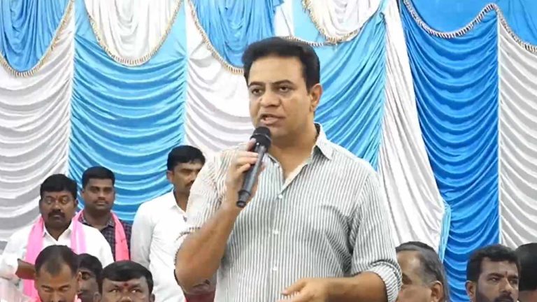 KTR : ఎవరు బెదిరించిన భయపడకండి.. గ్రామాలను అభివృద్ధి చేయండి