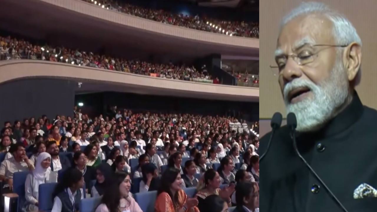 pm modi interacts with indian students in oman