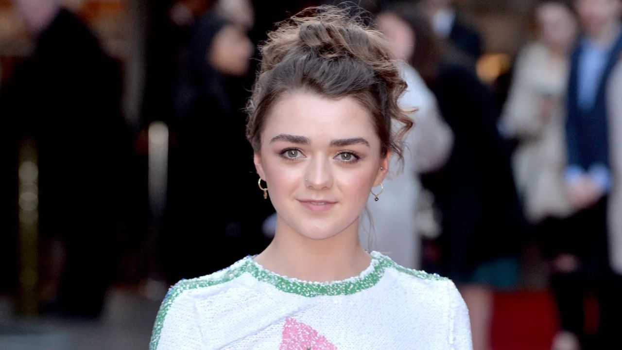 Maisie Williams : బోల్డ్ ఫోటోలు షేర్ చేసిన నటి..ఒక్క వీడియోతో ఇంటర్నెట్ షేక్!