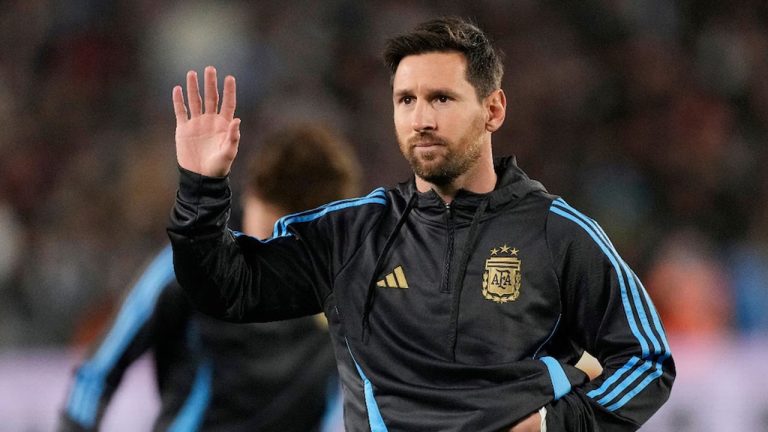 Lionel Messi: ప్రపంచ కప్‌కు ముందే మెస్సీ రిటైర్? దిగ్గజ ఫుట్ బాల్ ప్లేయర్ సంచలన ప్రకటన!