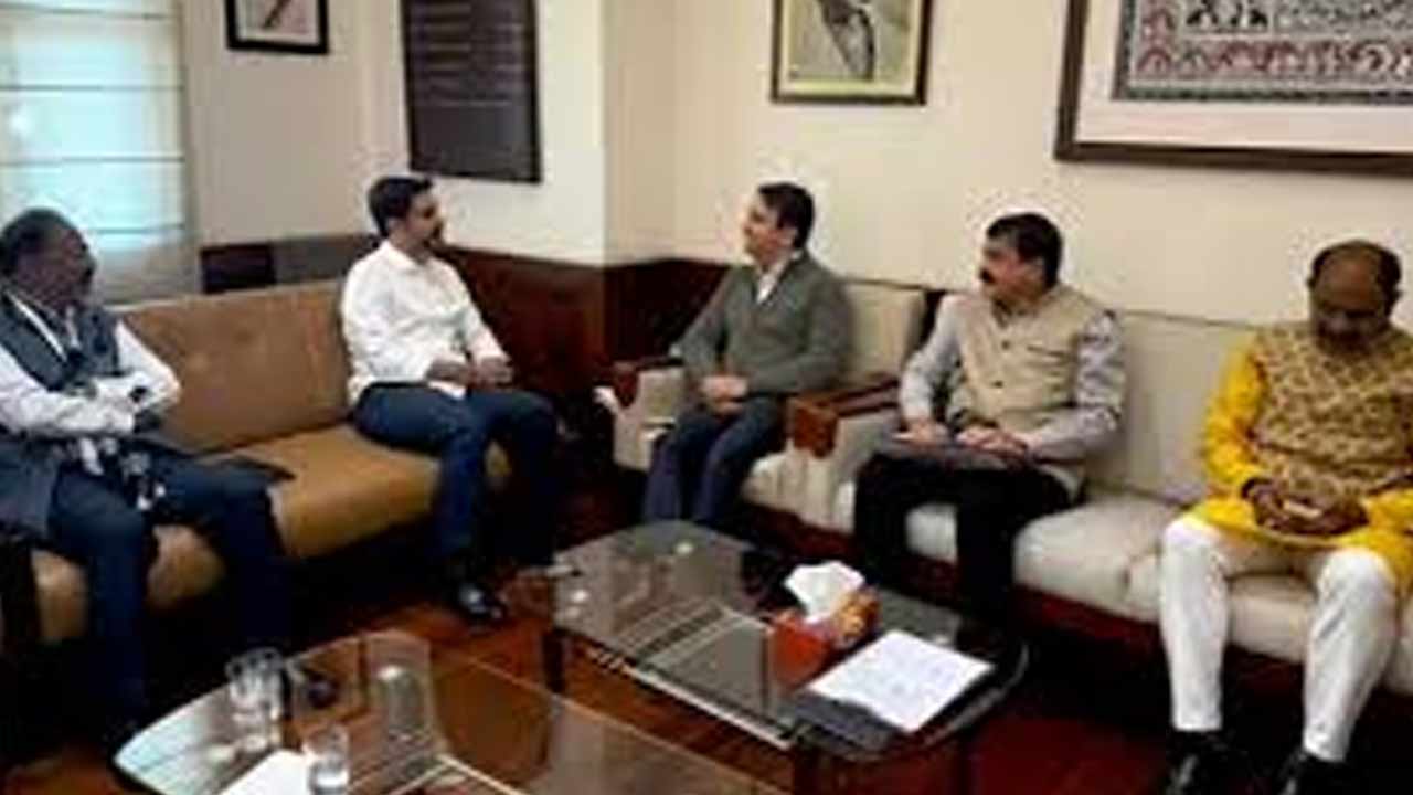 Minister Nara Lokesh: విశాఖలో జాతీయ నైపుణ్య శిక్షణ సంస్థ ఏర్పాటు చేయండి.. కేంద్రానికి లోకేష్‌ విజ్ఞప్తి..