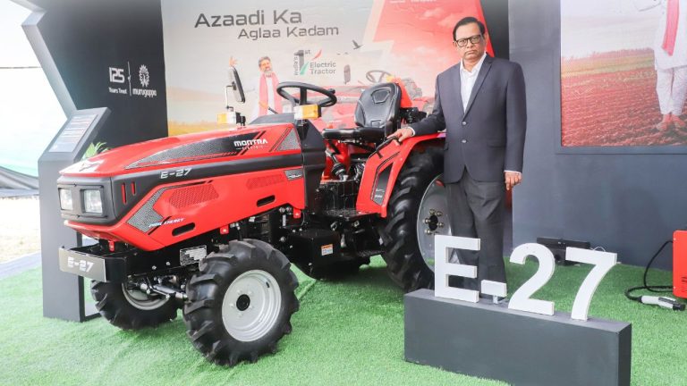 Montra E-27 Tractor Launch: భారత మార్కెట్లోకి ఎలక్ట్రిక్ ట్రాక్టర్ వచ్చేసింది.. సింగిల్ ఛార్జింగ్‌పై 4.5 గంటల రన్‌టైమ్‌!