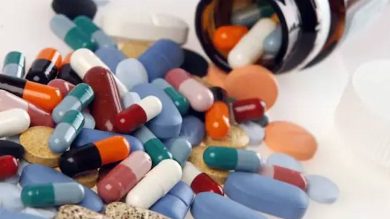 Nimesulide: నిమెసులైడ్ పై కేంద్ర ప్రభుత్వం కీలక నిర్ణయం.. 100 Mg కంటే ఎక్కువ డోస్ మాత్రలపై నిషేధం