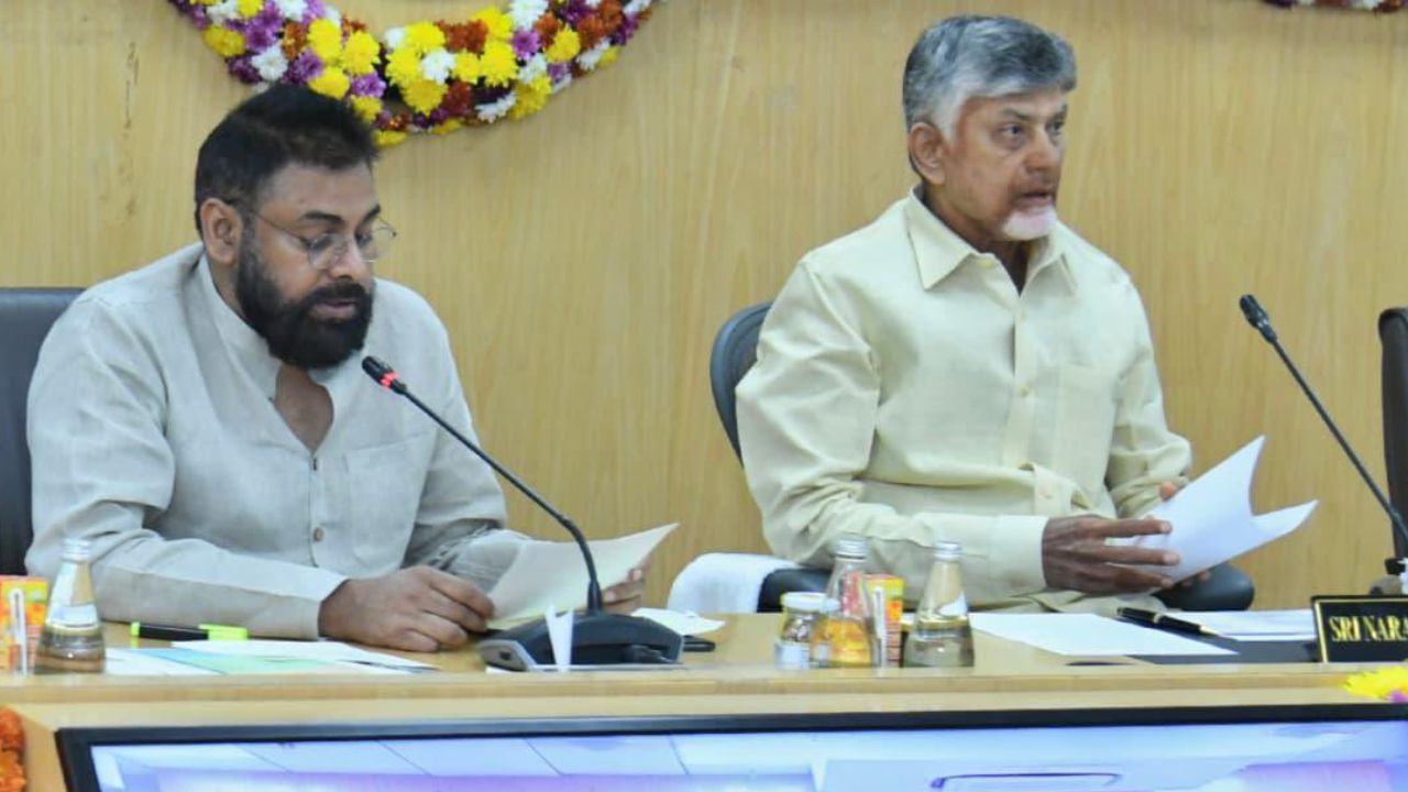 Pawan Kalyan: ఎవరినీ వదలొద్దు.. కలెక్టర్లు, ఎస్పీలకు డిప్యూటీ సీఎం పవన్ వార్నింగ్!