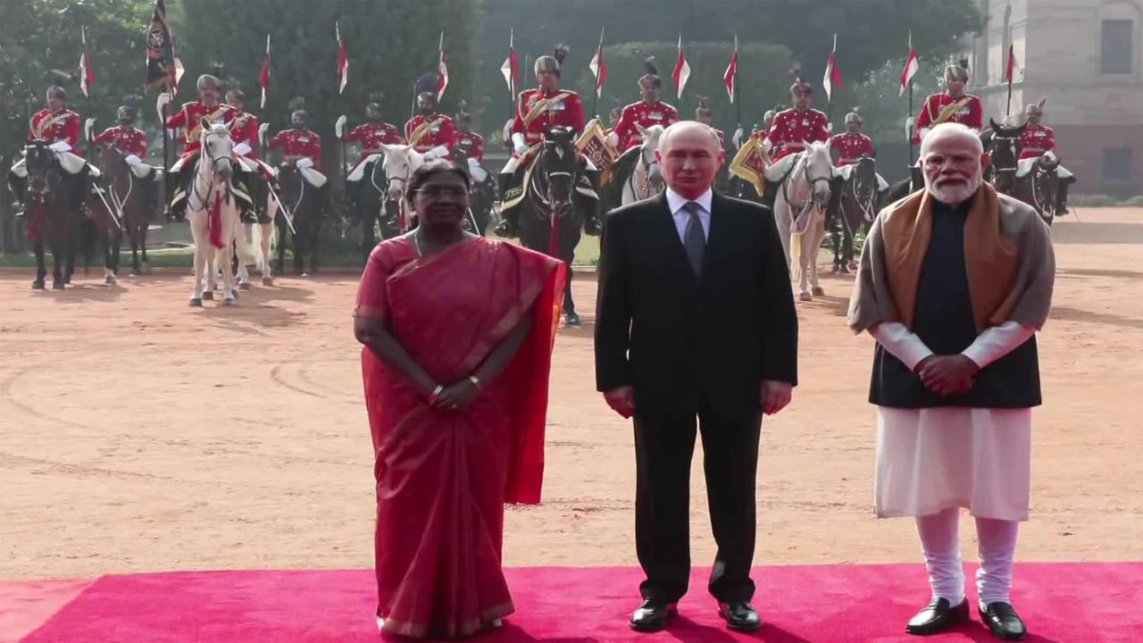 Putin: రాష్ట్రపతి భవన్‌లో పుతిన్‌కు ఘన స్వాగతం.. త్రివిధ దళాలు గౌరవ వందనం