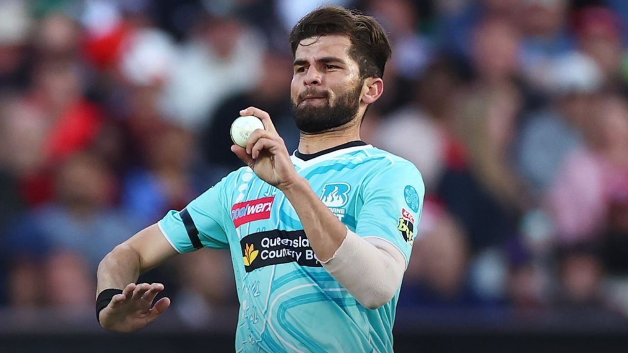 shaheen afridi stopped mid over for dangerous bowling in bbl debut match