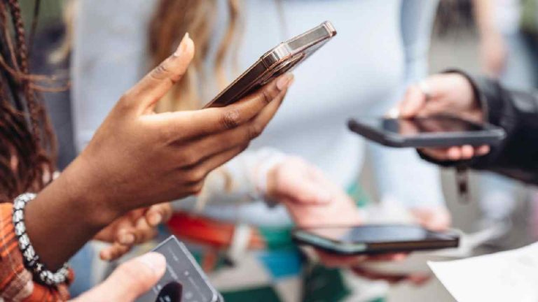 Madras High Court: 16 ఏళ్ల లోపు వారికి సోషల్ మీడియా బ్యాన్.. ఆస్ట్రేలియా చట్టాన్ని పరిశీలించండి..