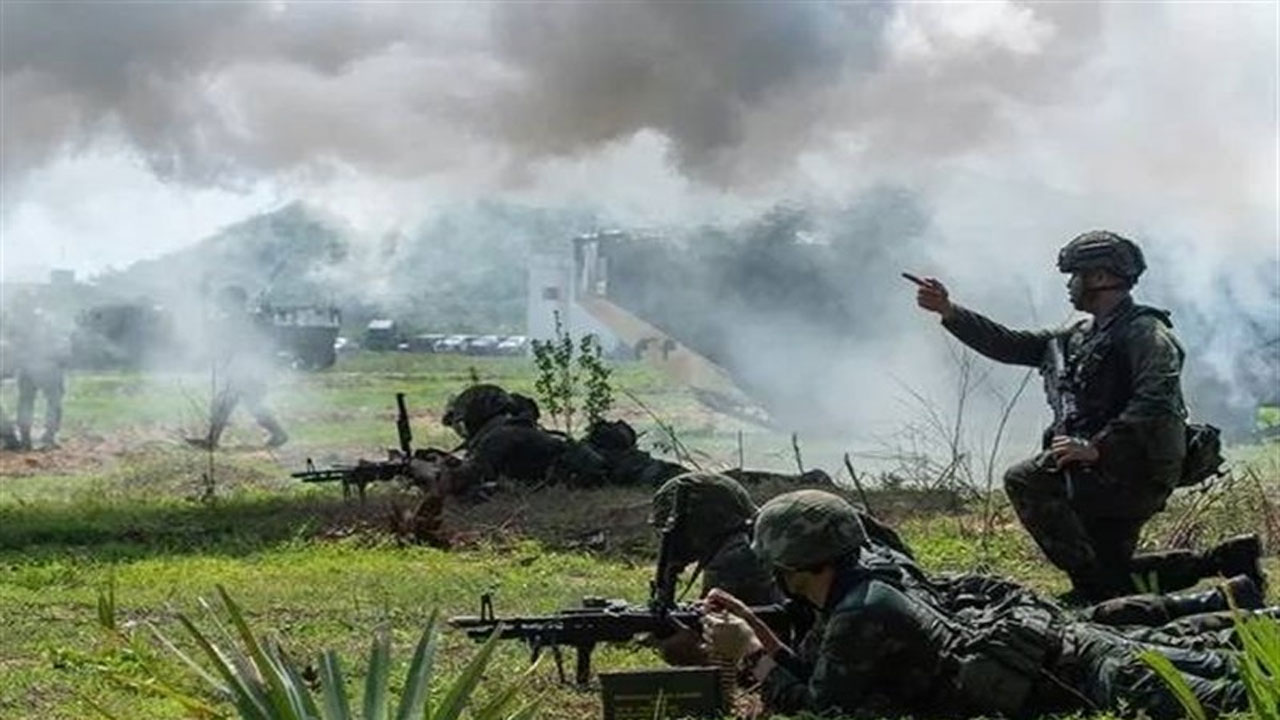 Thailand-Cambodia War: మరోసారి కంబోడియా-థాయ్‌లాండ్ మధ్య తీవ్ర ఉద్రిక్తతలు.. వైమానిక దాడులతో టెన్షన్