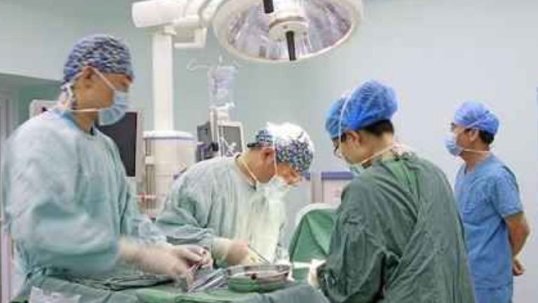 Ayurvedic Surgeons Approval Sparks: ఆయుర్వేదంలో ఆపరేషన్లకు కేంద్రం గ్రీన్ సిగ్నల్.. వ్యతిరేకిస్తున్న  అల్లోపతి వైద్యులు