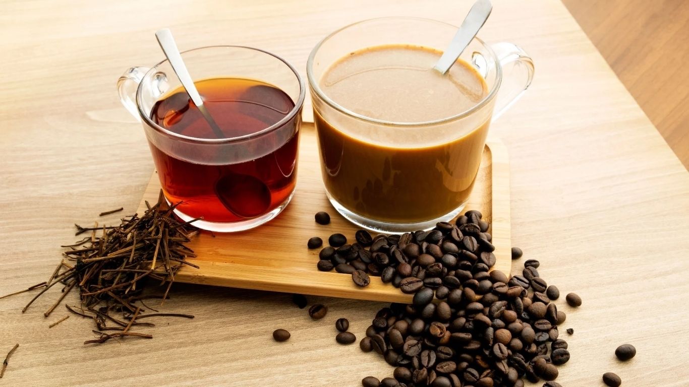 Health Risks of Tea and Coffee: రోజులో ఎక్కువ సార్లు ఛాయ్, కాఫీ తాగుతున్నారా.. అయితే..  జాగ్రత్త..